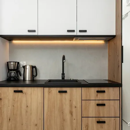 Port Basen & Jacuzzi *