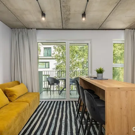 Port Basen & Jacuzzi アパート