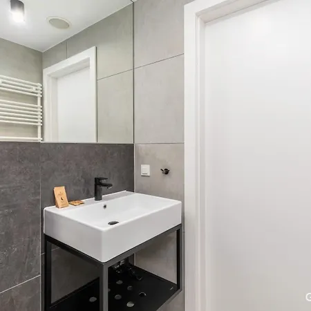 Port Basen & Jacuzzi アパート *