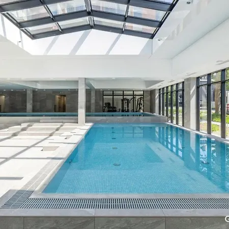 Port Basen & Jacuzzi アパート *