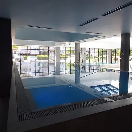 アパート Port Basen & Jacuzzi コウォブジェク