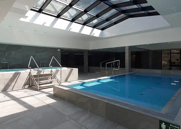 Port Basen & Jacuzzi アパート *