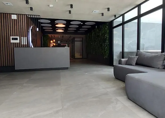 Port Basen & Jacuzzi アパート *