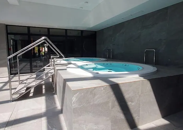 Port Basen & Jacuzzi コウォブジェク