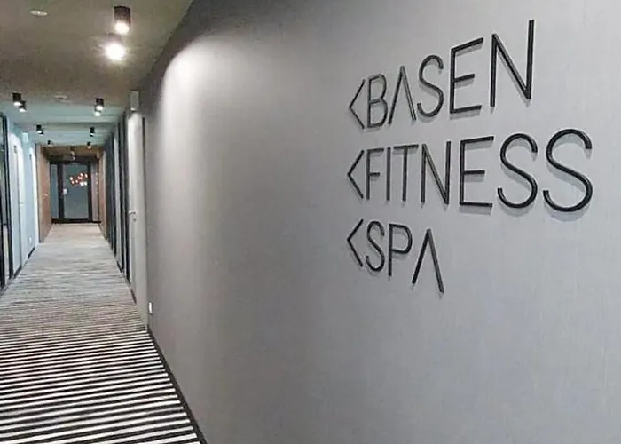 Port Basen & Jacuzzi アパート コウォブジェク